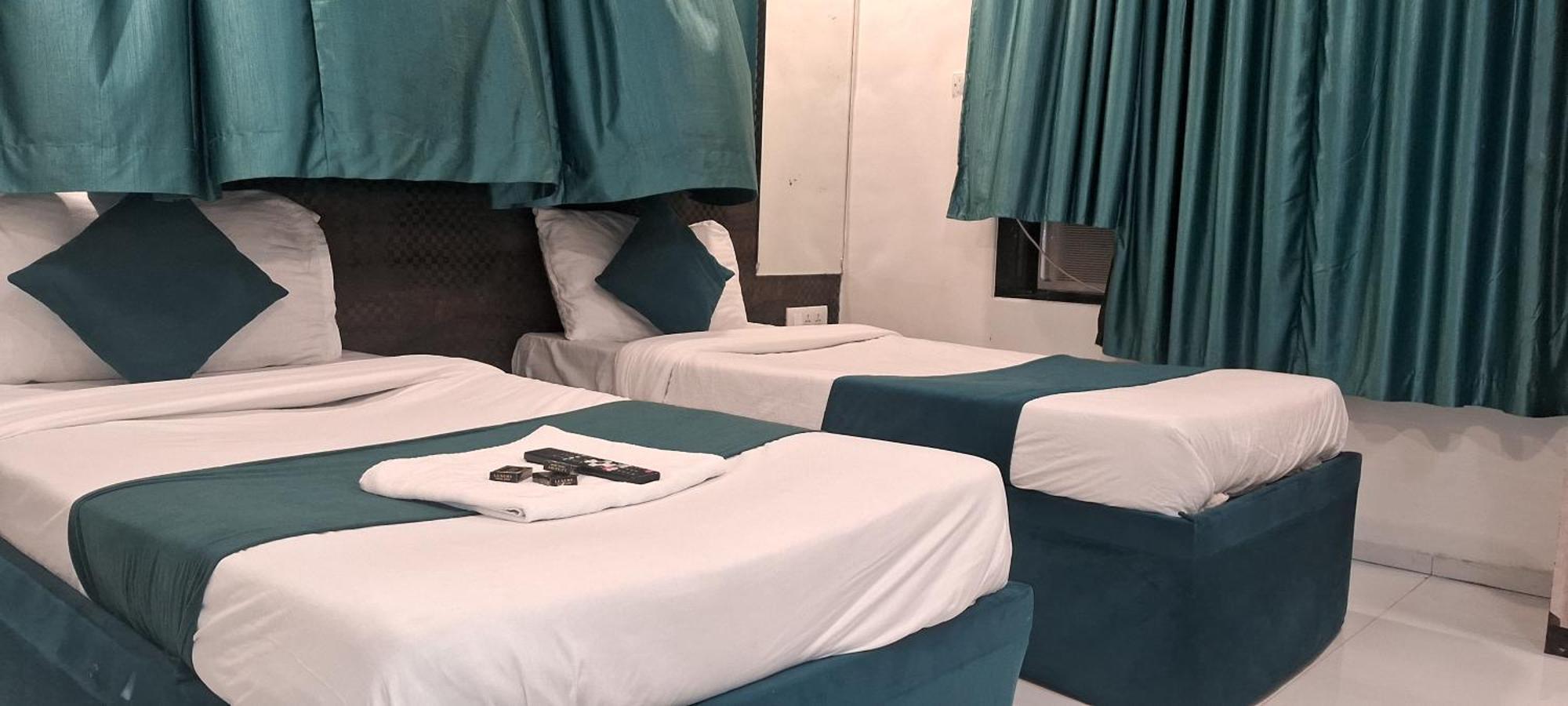Shine Hospitality Group Bombaj